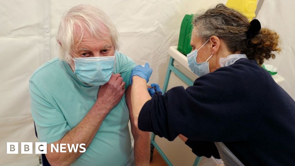 Coronavirus Spring booster offered to elderly and vulnerable in England