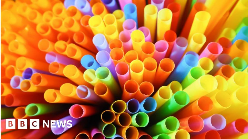 Glasgow city council bans plastic straws with school help
