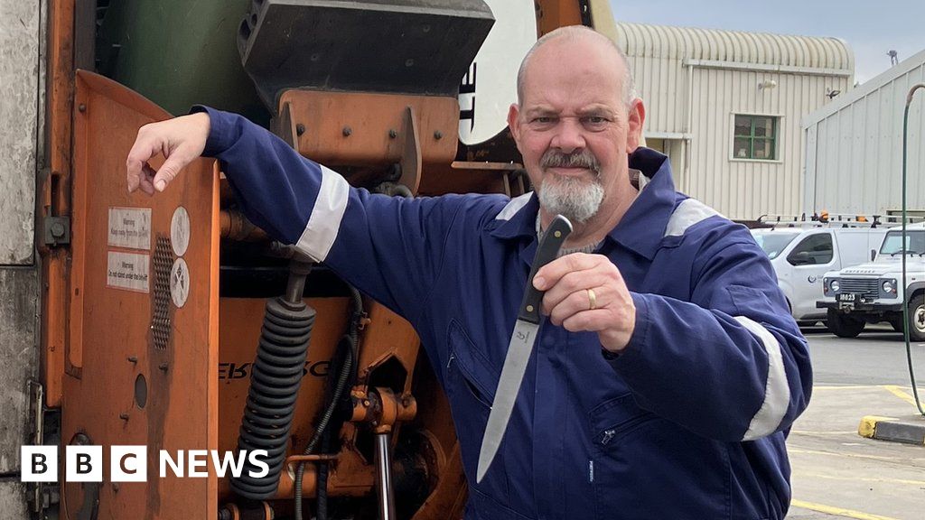 Guernsey binmen find kitchen knives in waste bag