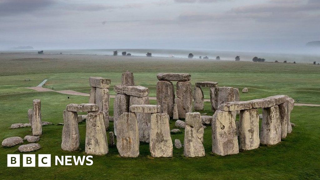 Stonehenge tunnel is approved by government - BBC News