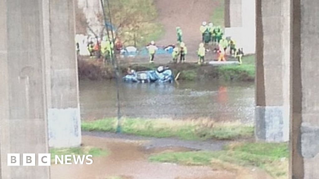 Man dies as car plunges into River Don from A1(M) BBC News