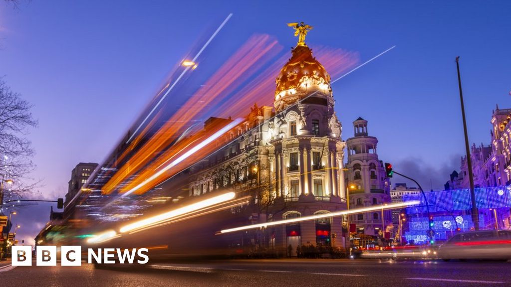 Climate change: Spain offers to host COP25 in Madrid - BBC News