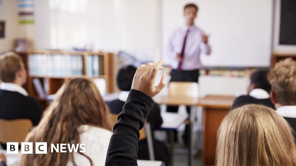 Government's plan for teachers' pay risks funding crisis, say unions