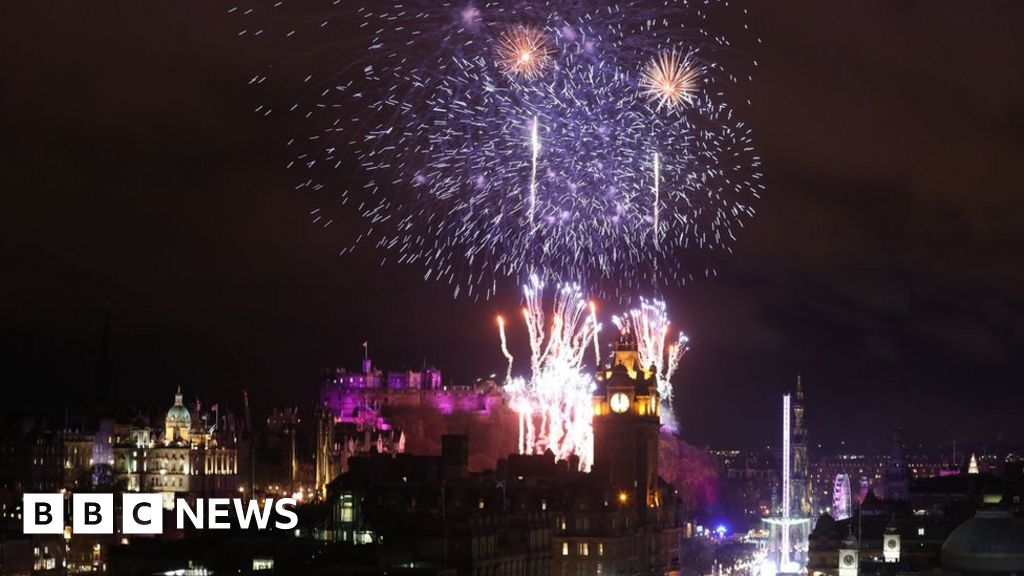 Hogmanay celebrations as Scotland welcomes the new year - BBC News