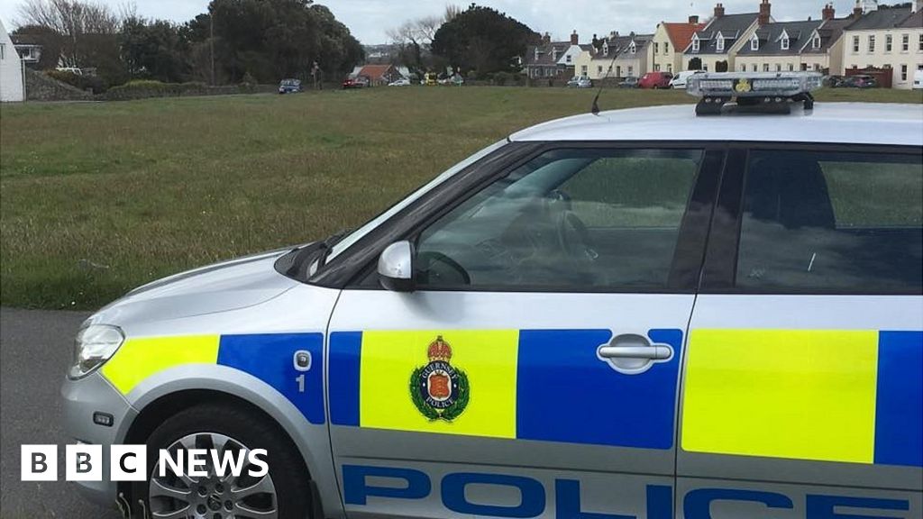 Guernsey Police arrest teenager on suspicion of possessing weapon BBC