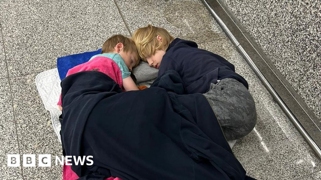 Cancelled flights: Children sleep on airport floors