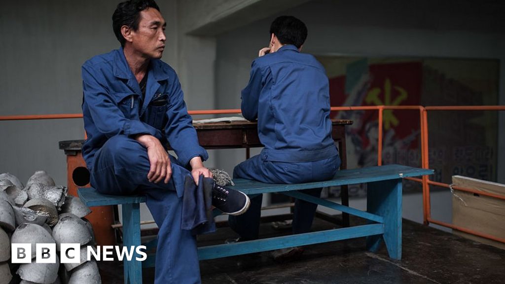 Севернокорейци, работещи в Китай, „експлоатирани като роби“