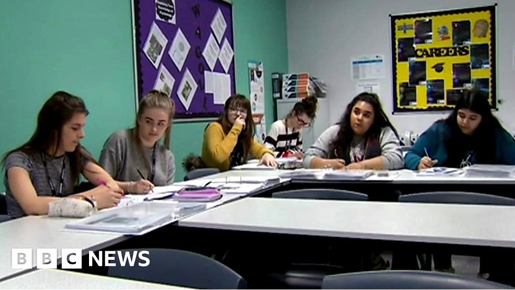 How Northern Students See North-South Education Gap - BBC News