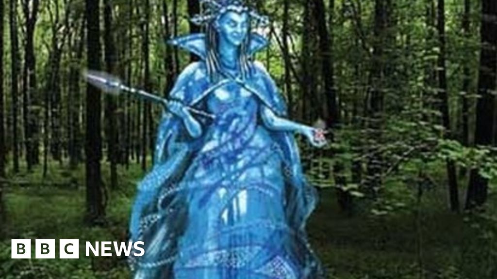 Cs Lewis Narnia Sculptures To Be Erected In Belfast Bbc News