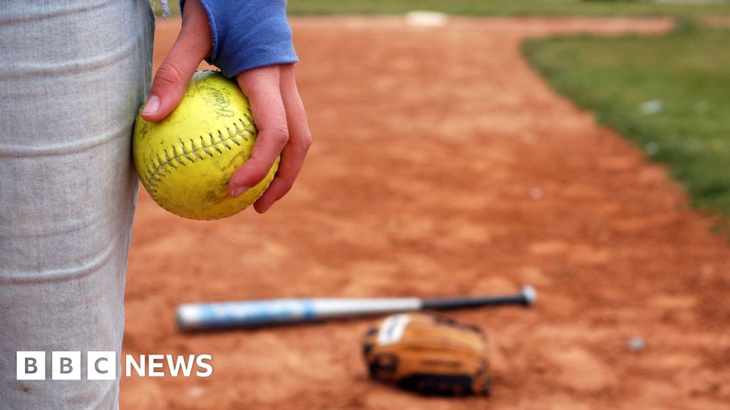 us-junior-league-softball-team-disqualified-for-swearing-at-opponents