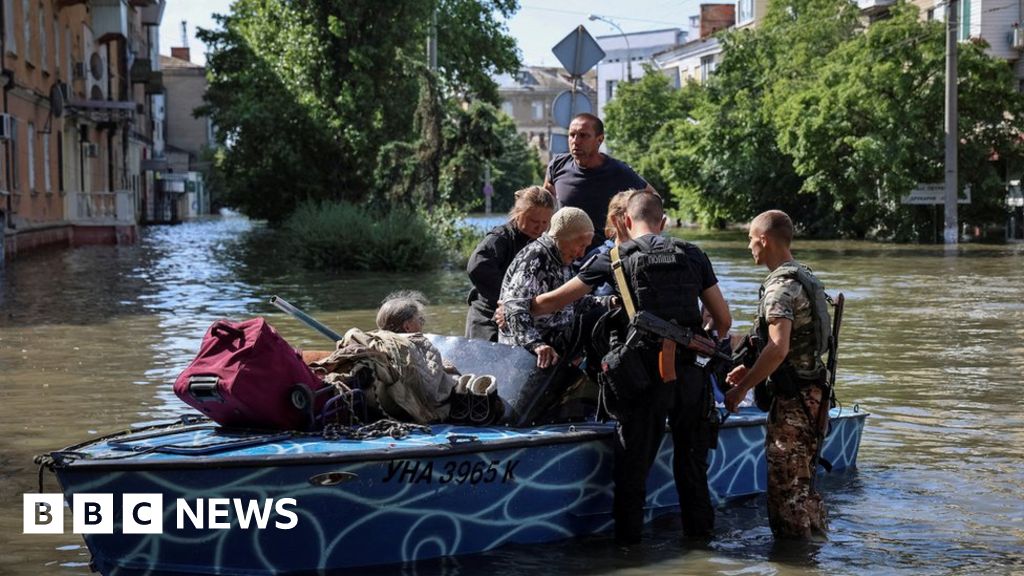 The Ukraine dam breach rescue operation... in 61 seconds