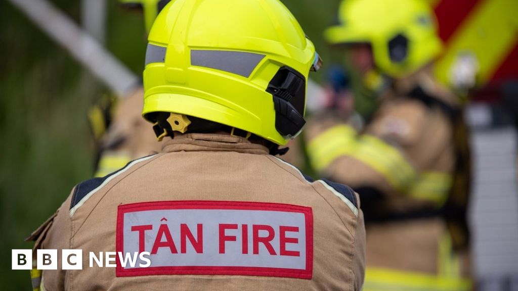 South Wales fire service: Bosses tolerated sexual harassment, report says