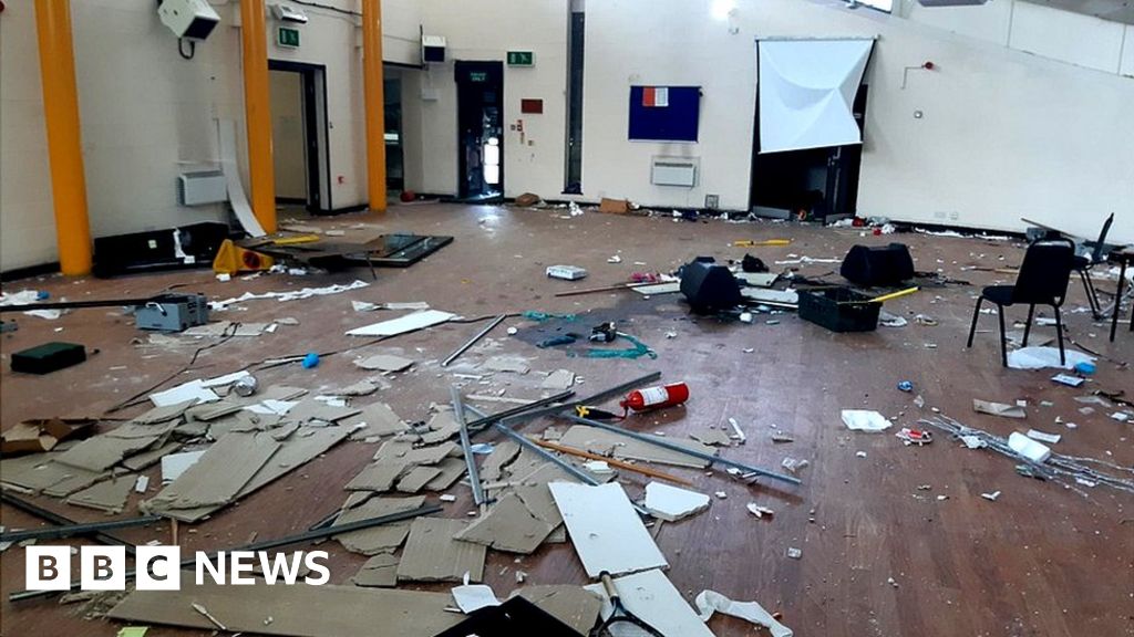 'Mindless' vandals smash up Warrington community centre - BBC News