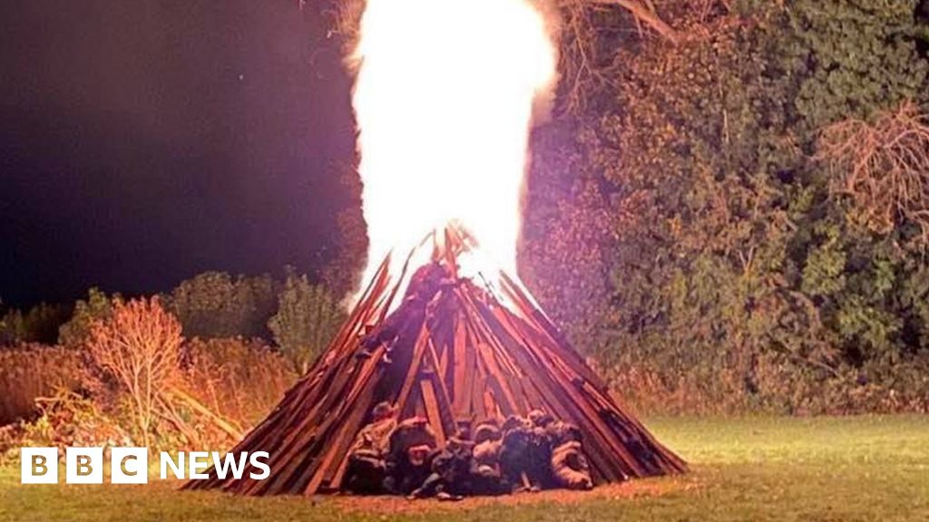 Bonfire Night Are these traditions fizzling out? BBC News