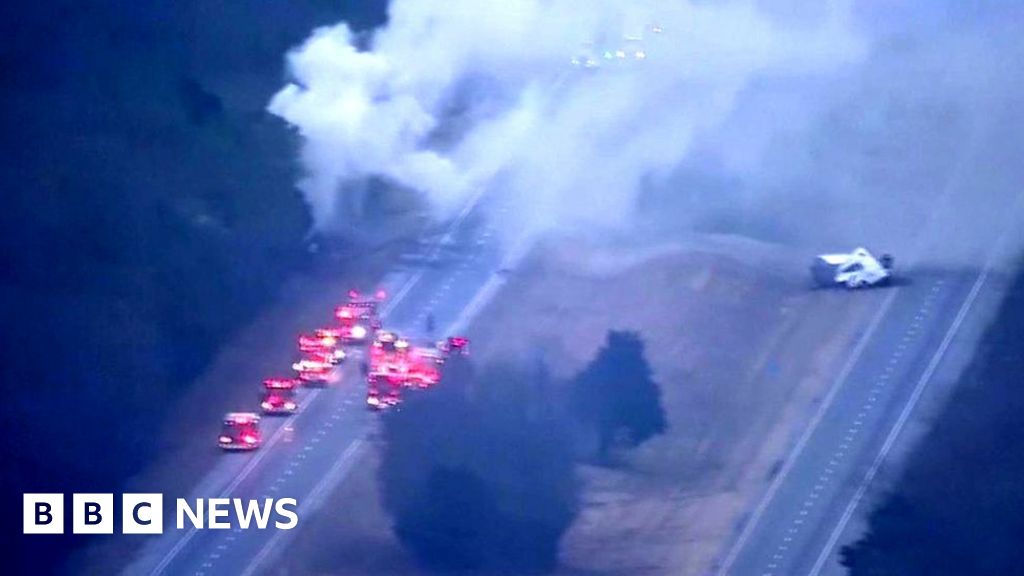 Evacuations after Tennessee truck crash causes chemical leak - BBC News