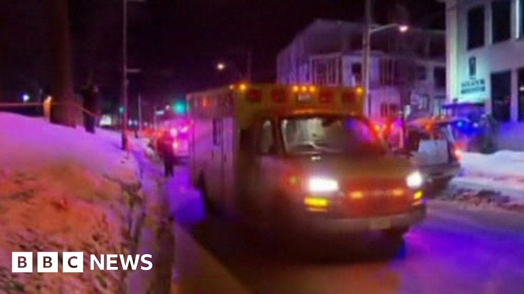 Quebec City mosque shooting At least four reportedly killed BBC News