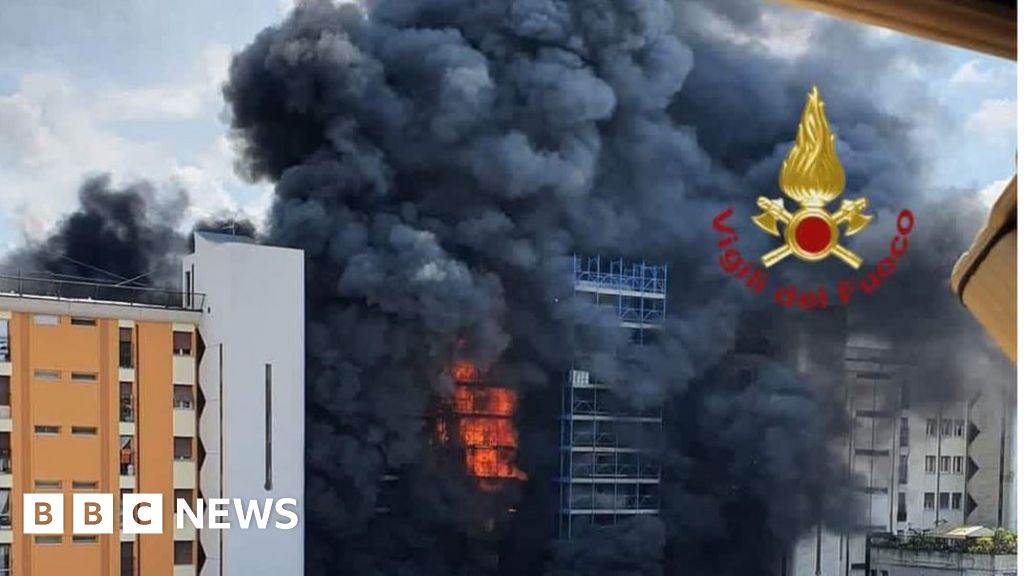 Rome: One dead as huge fire sweeps through high-rise building