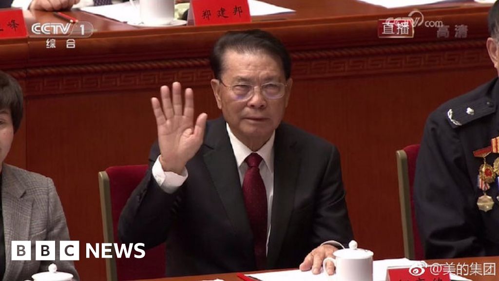 He Xiangjian: China arrests five after attempt to kidnap billionaire