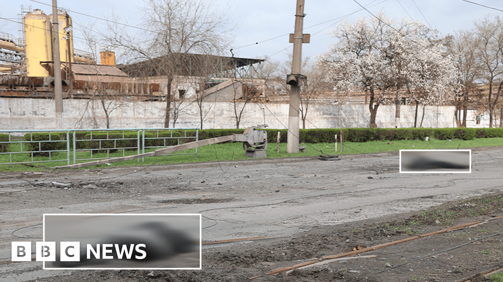 Mariupol: Videos appear to show dead civilians