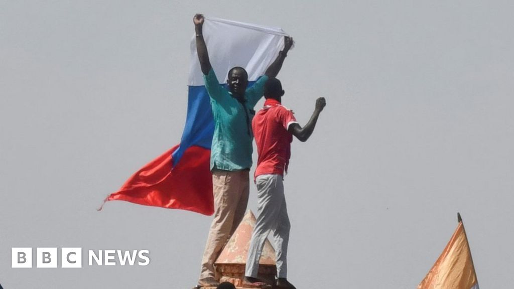 В знак на нарастваща враждебност към Запада след преврата в