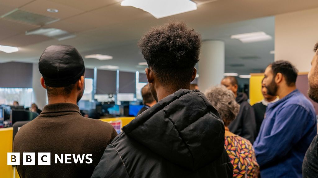 Scheme launched to help refugees seek support