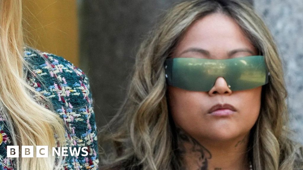 Witness testifies that Diddy dangled her over a balcony - BBC
