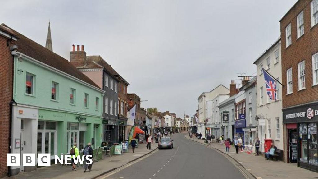 Chichester: Four Arrested In Connection With City Centre Assault - BBC News