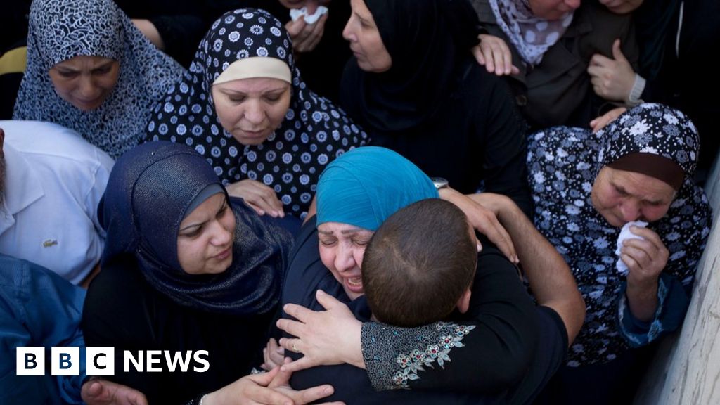 Video 'raises doubt over Palestinian shooting claim' - BBC News