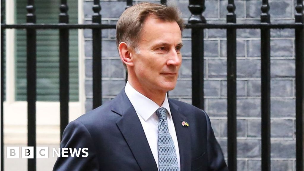 Jeremy Hunt prioritises cutting inflation not tax – BBC