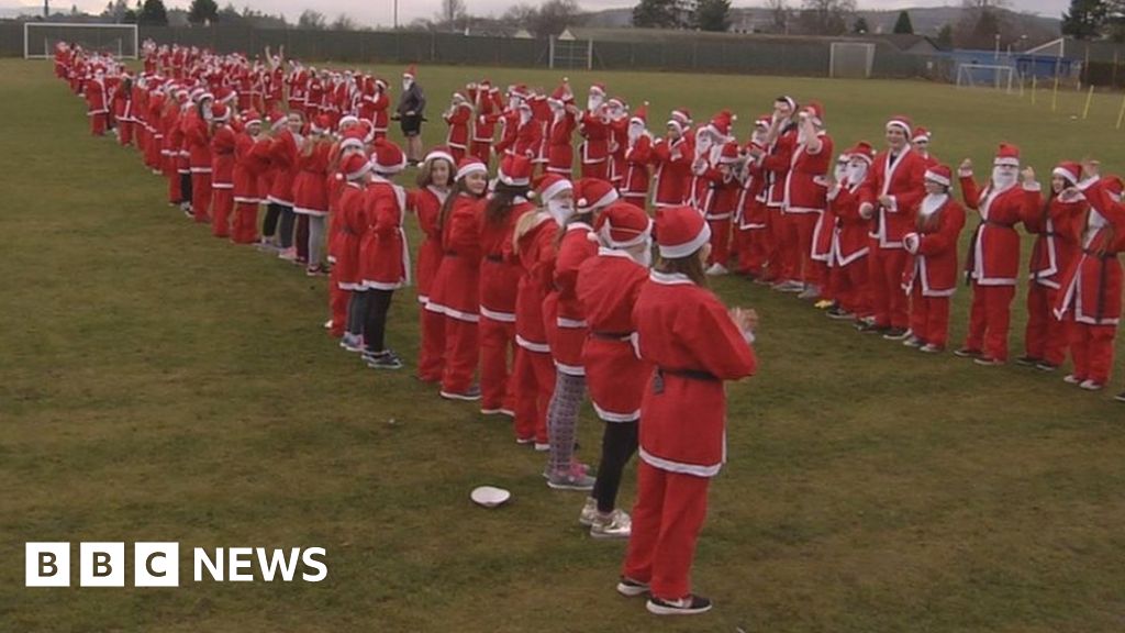 Grantown On Sleigh Schools Out For Santa Bbc News