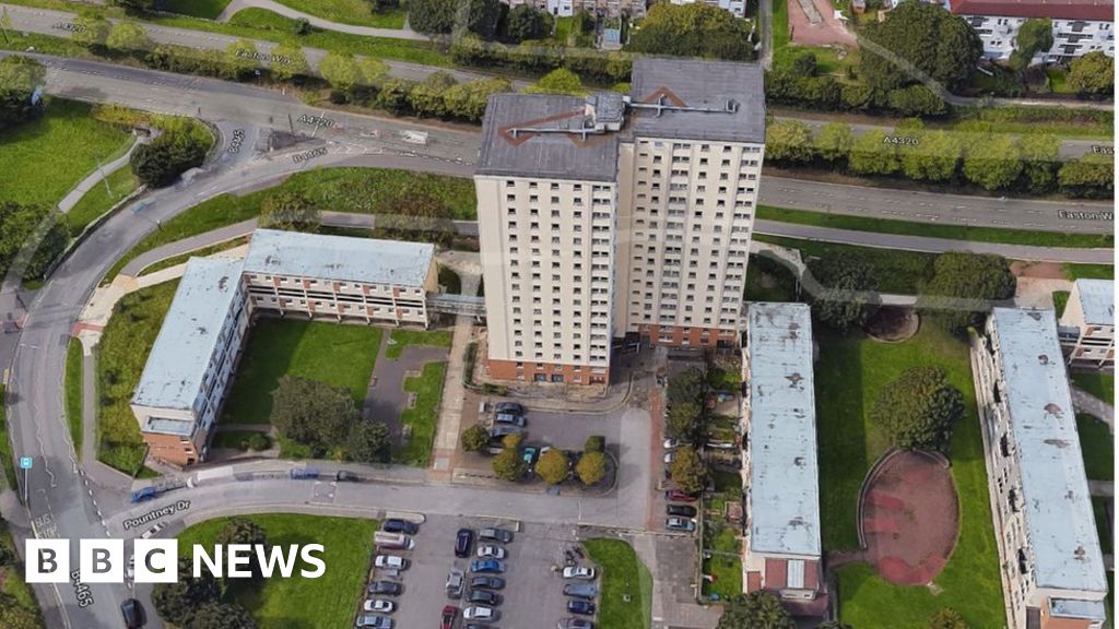 Murder arrest after body found at Bristol flats BBC News
