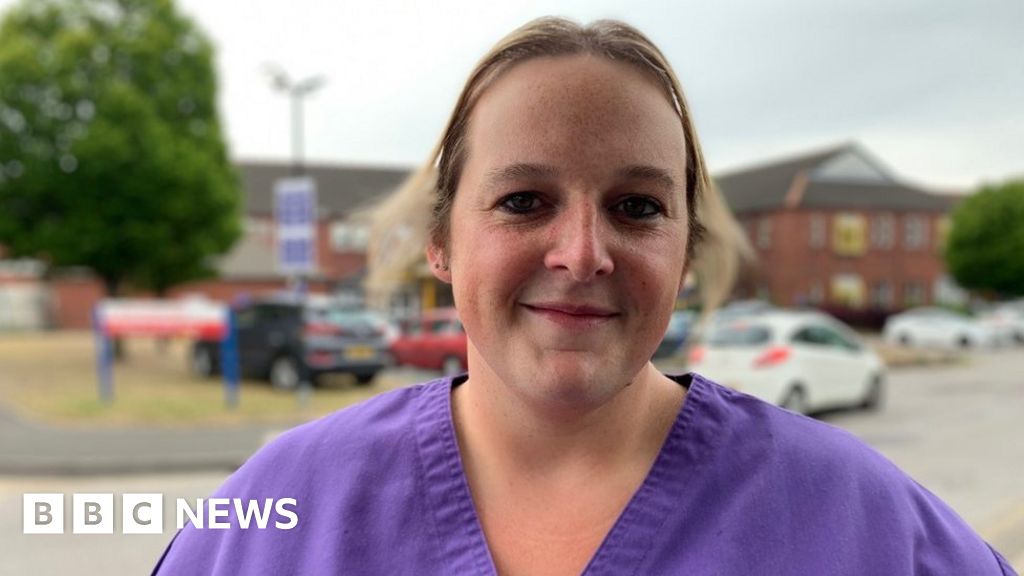 cost-of-living-student-nurse-down-to-her-last-pound-bbc-news