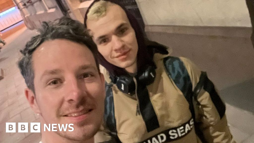 Ukraine: Brit finds refugee to host after Polish trip