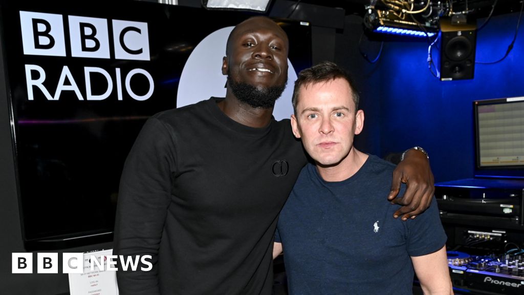 Stormzy Stokes Wiley Row As He Hits Number One c News