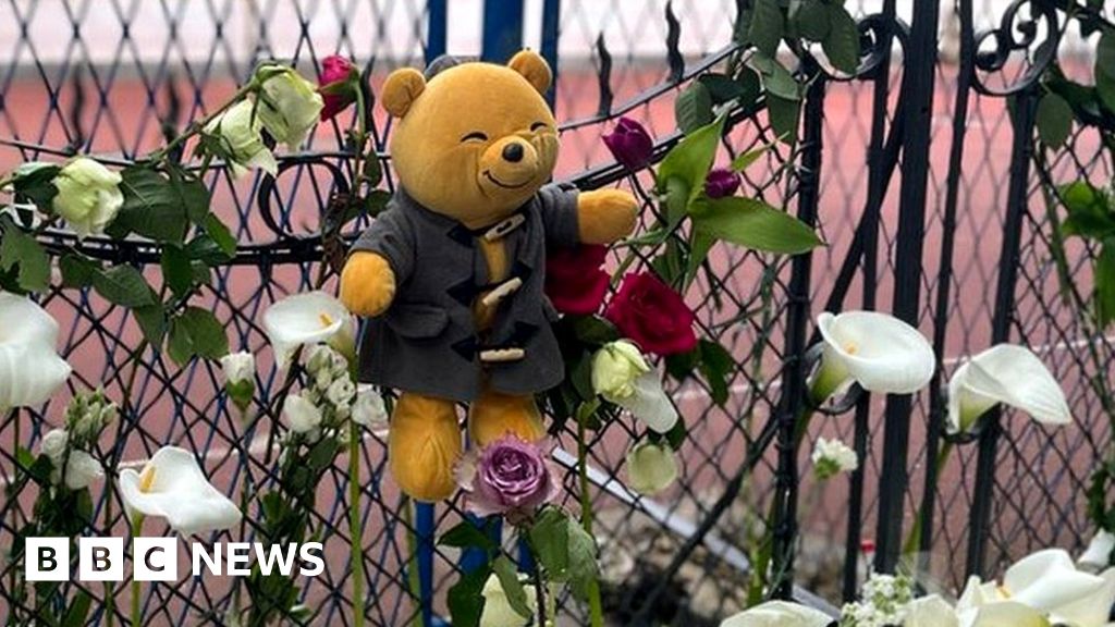 Serbia school attack: Silence and teddies at scene of shooting