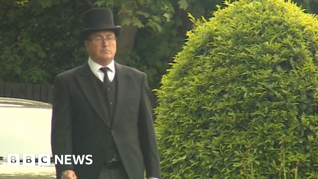 Harrogate funeral director stages poverty march BBC News
