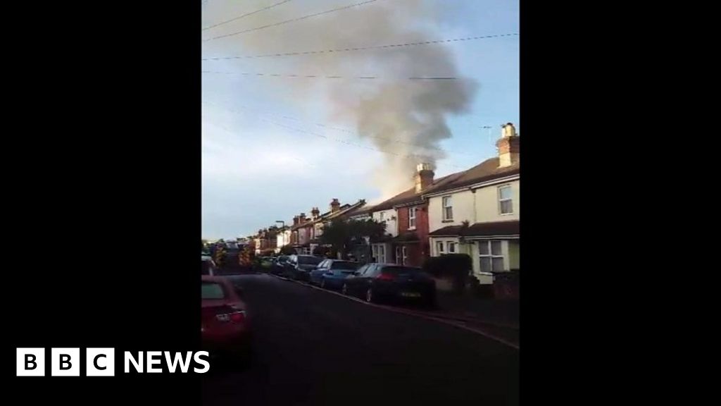 Video captures Southampton terrace fire BBC News