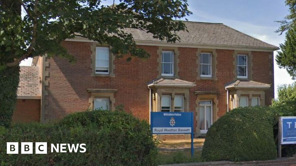 'Dingy' Royal Wootton Bassett police station to be revamped BBC News