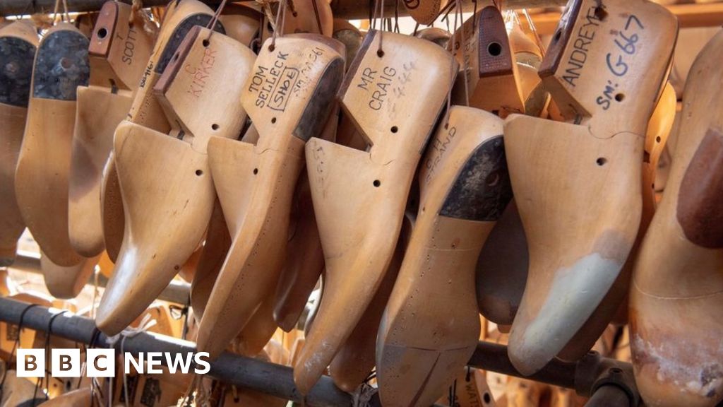 trickers factory shop