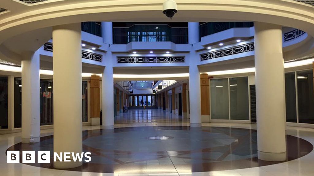 Cheltenham's Beechwood Shopping Centre shuts BBC News