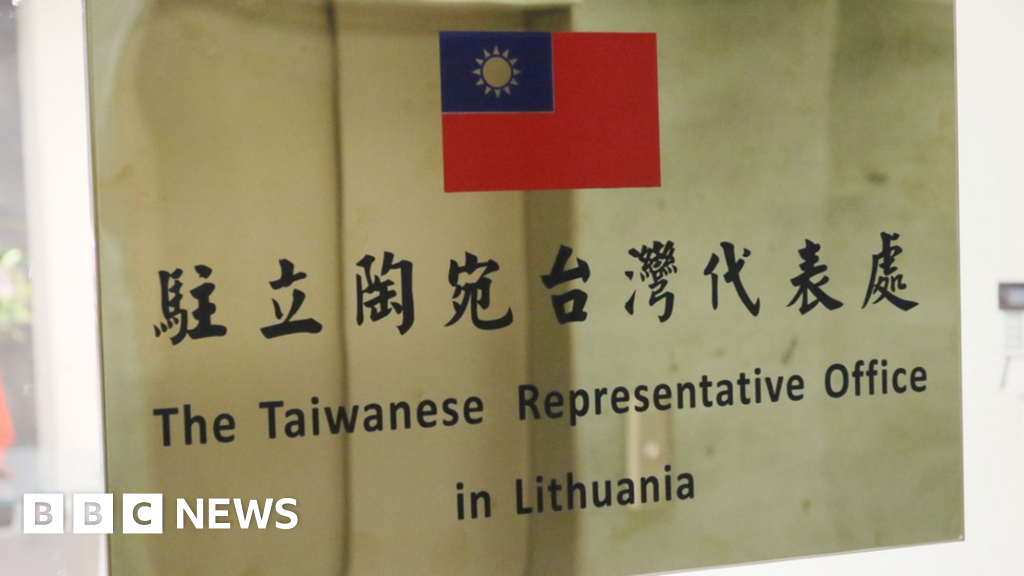 Kinija sumenkino diplomatinius santykius su Lietuva dėl ginčo dėl Taivano