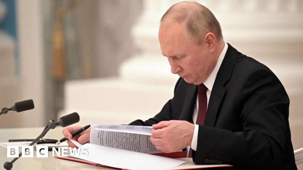 Ukraine crisis: Is Russia staging " false flag" incidents?