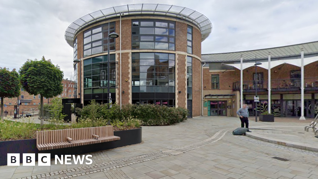 Channel 4 News complains new pub could disrupt live bulletins