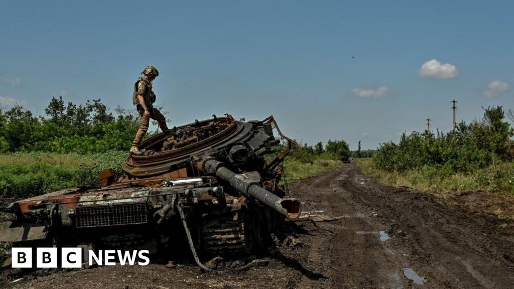 Война в Украйна: Киев твърди, че е успешен, тъй като боевете на юг се засилват