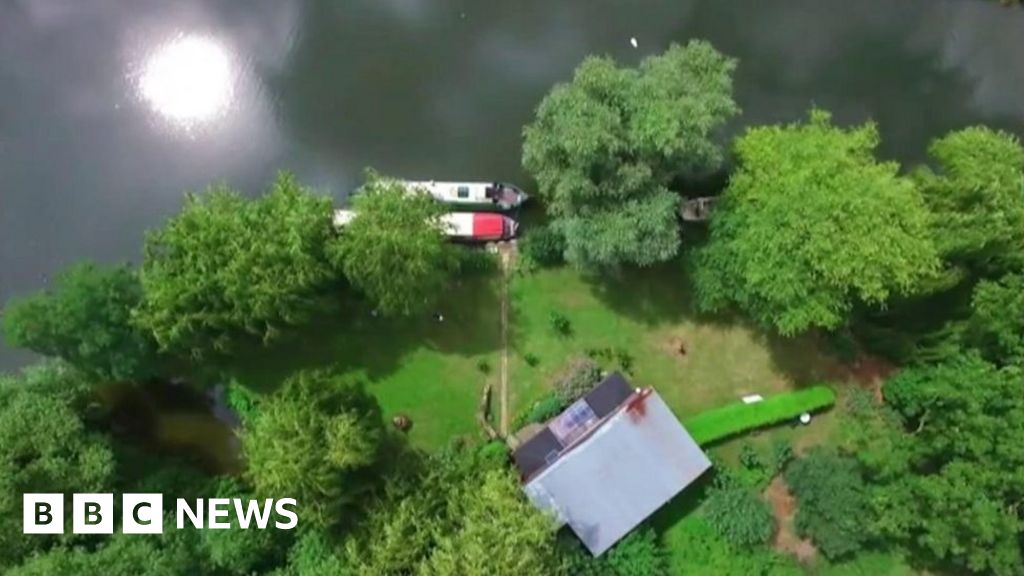 Island retreat for sale on River Avon in Worcestershire BBC News