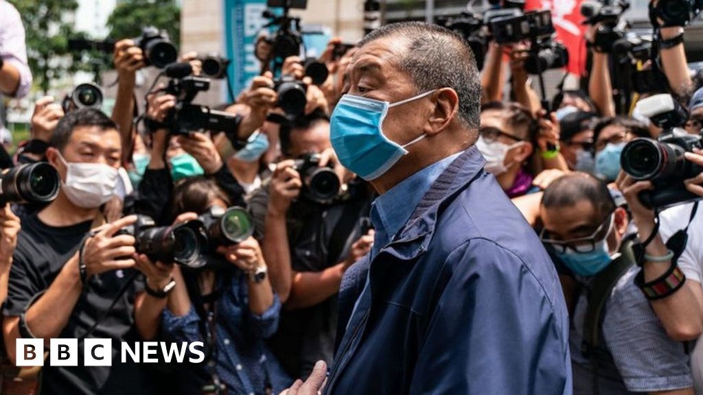 В Хонконг започна дългоочакваният процес срещу продемократичния медиен магнат Джими