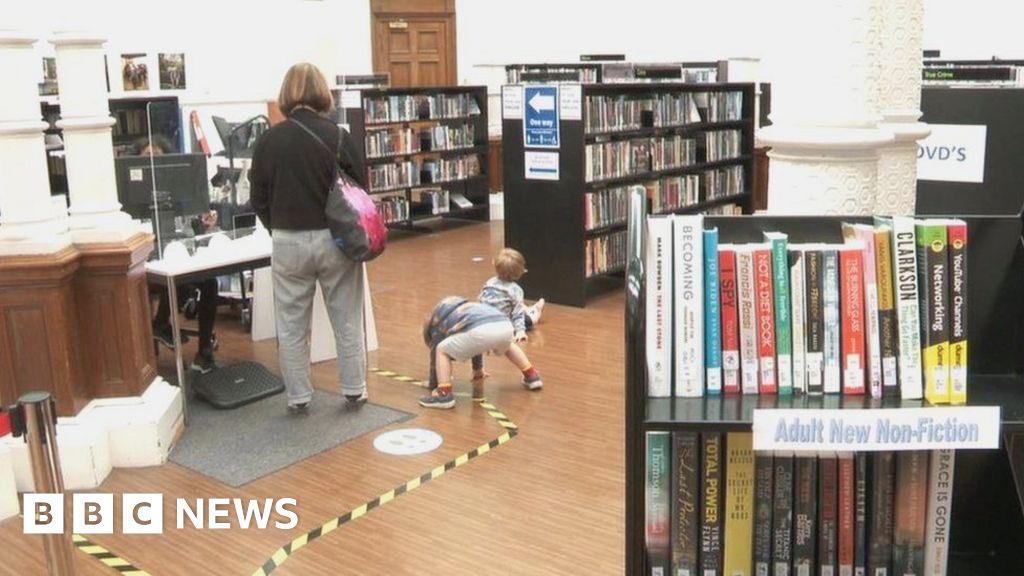 Scottish Borders library computer overhaul begins - BBC News