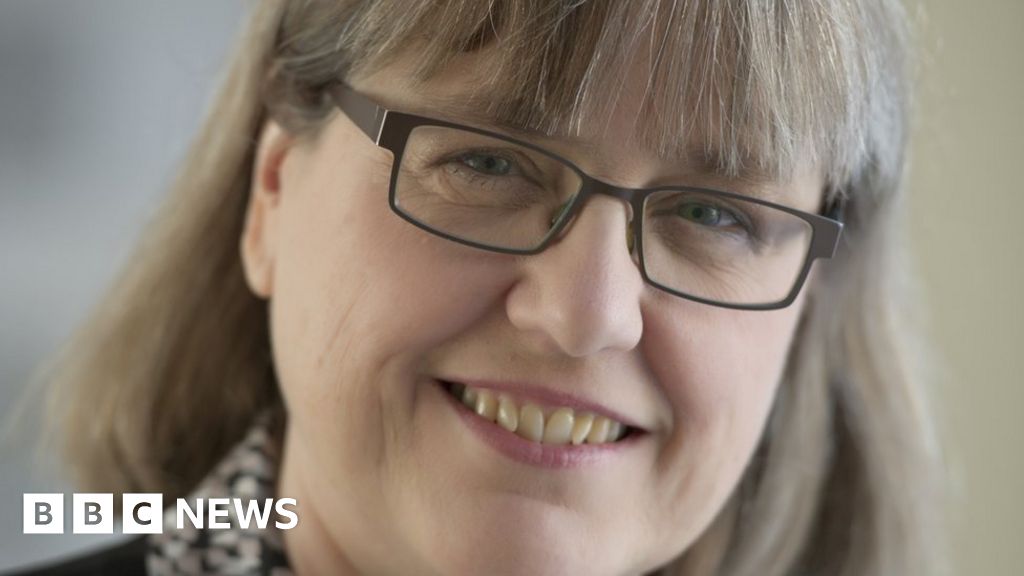 First Woman Physics Nobel Winner In 55 Years Bbc News 