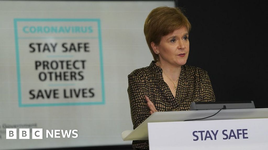Nicola Sturgeon 'sorry' over Scottish exam results