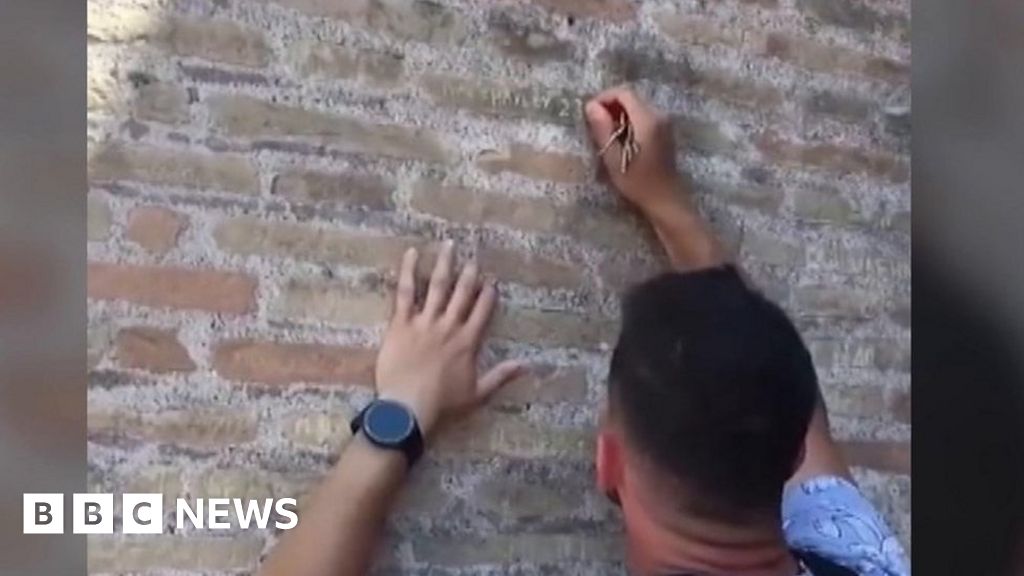 Colosseum: Tourist who carved on wall ‘unaware of arena’s age’